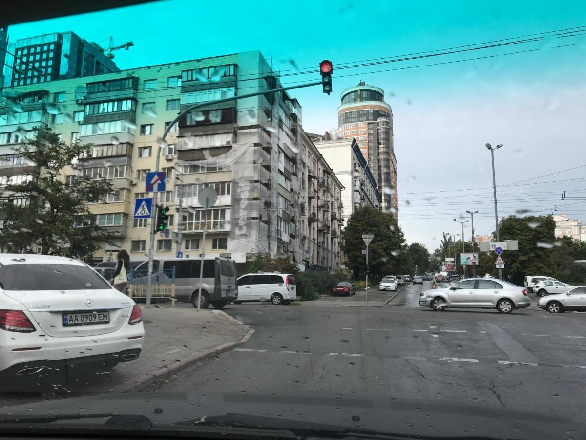 Mій Київ Aparthotel Buitenkant foto
